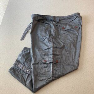 Charcoal Gray Cargo Capris Pants Women Size 26 NWOT